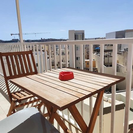 Modern Apartment In Gzira Екстериор снимка