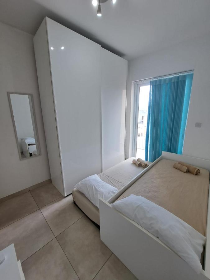 Modern Apartment In Gzira Екстериор снимка